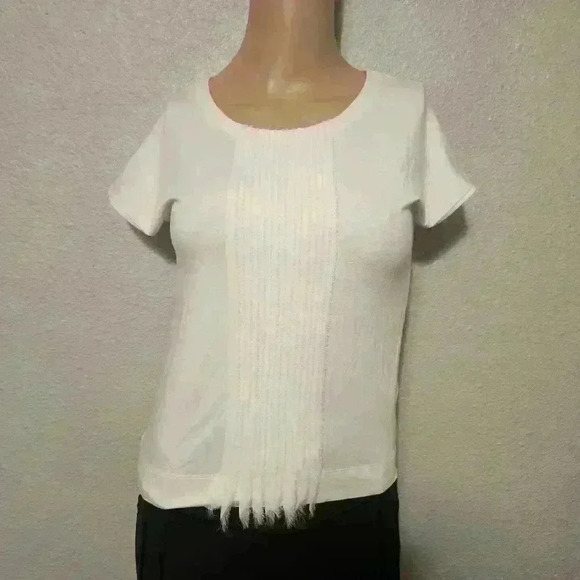 Akiris - Picture 1 of 5